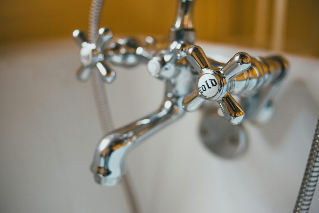 Maintaining faucets and pipes